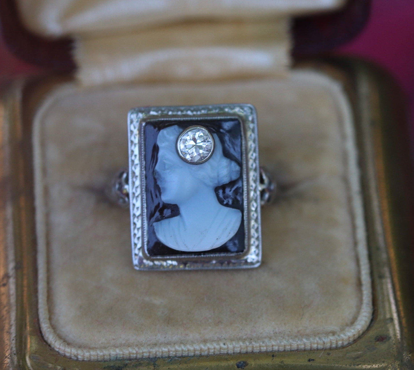 14k white gold onyx cameo ring with .17 old mine cut diamond size 5.25 sizable