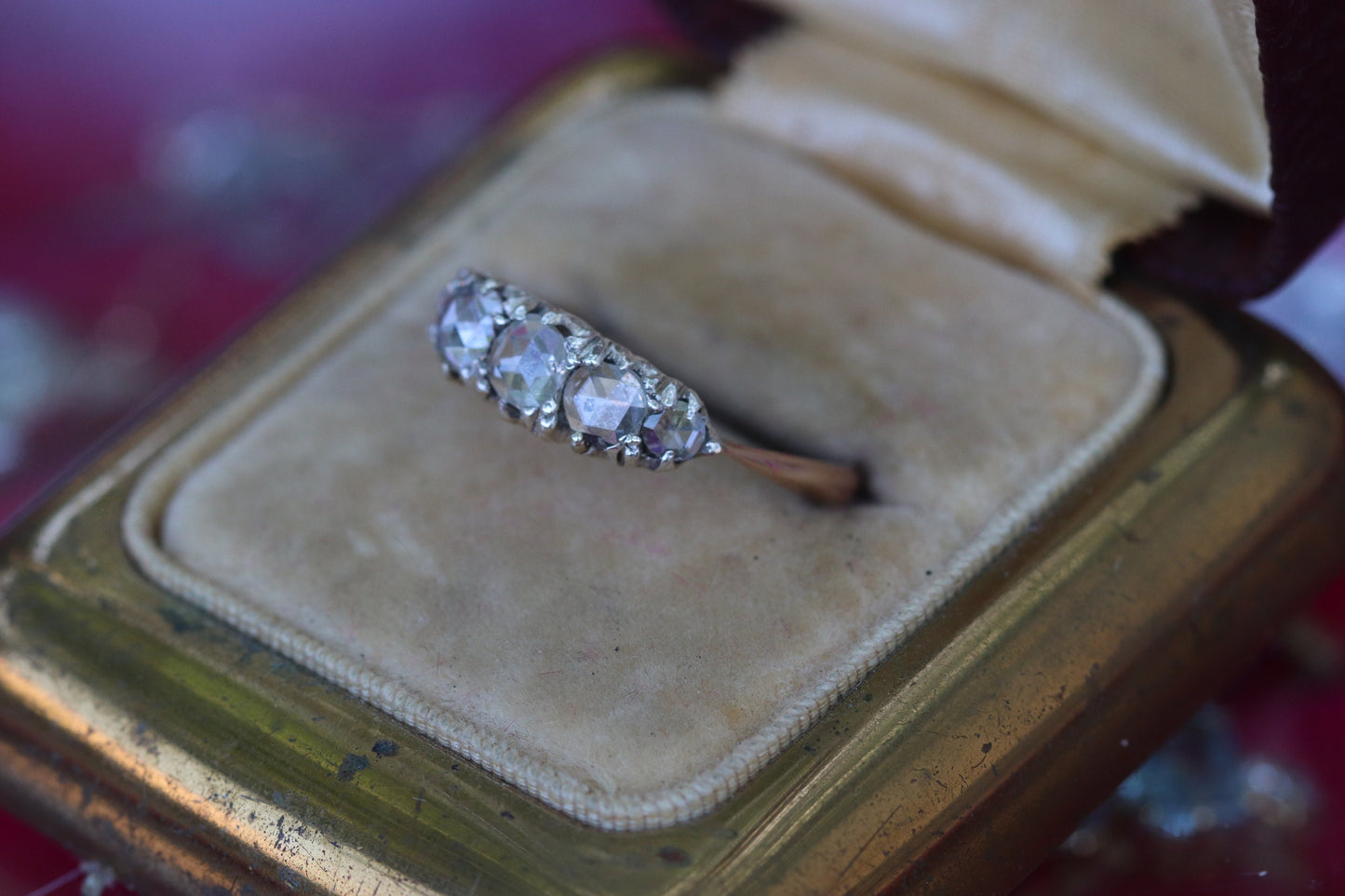 Rose cut diamond 5 stone set in 18 k white gold size 7 sizable