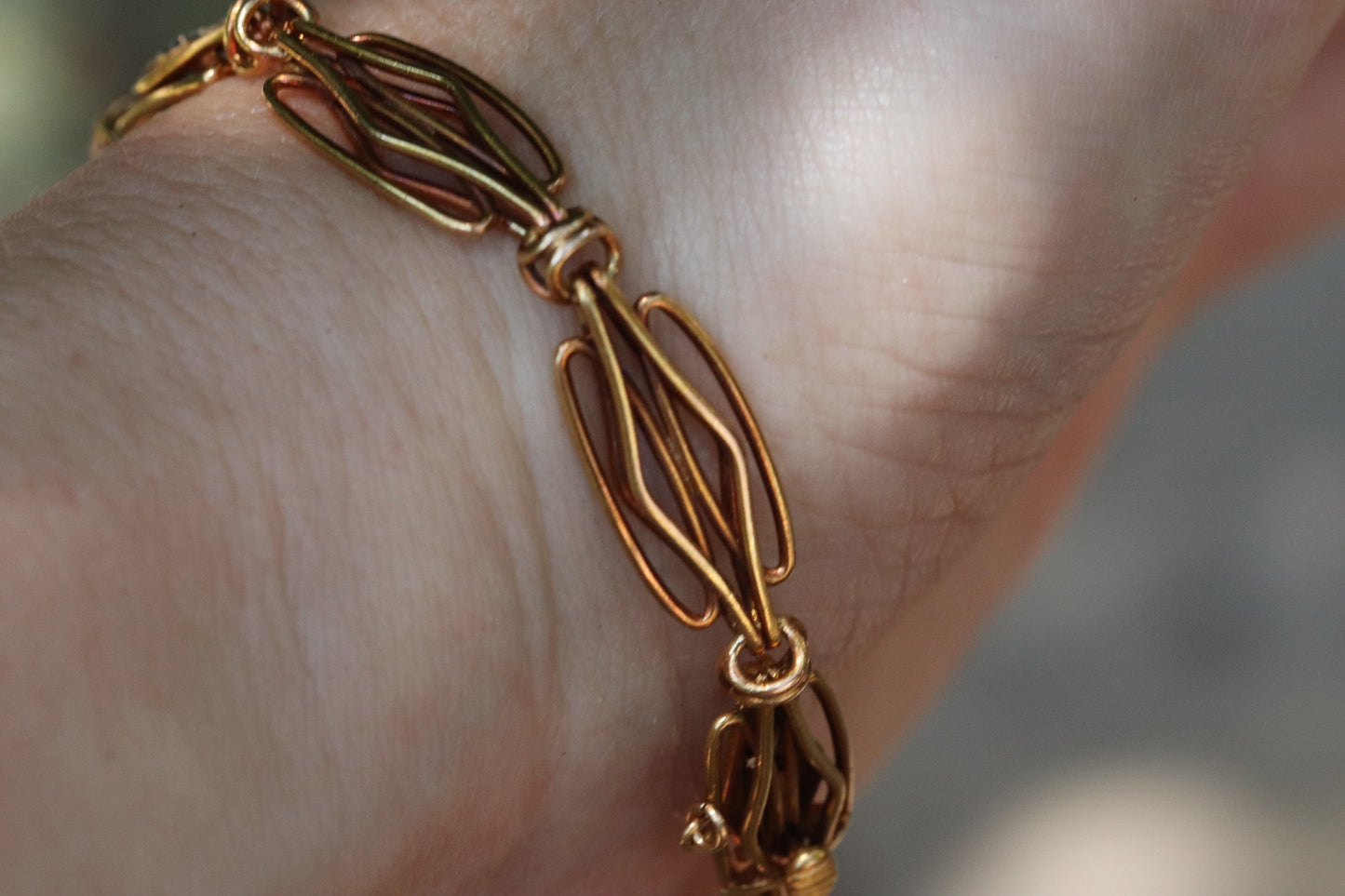 18k gold Victorian chain link bracelet with rose cut diamonds and sapphires