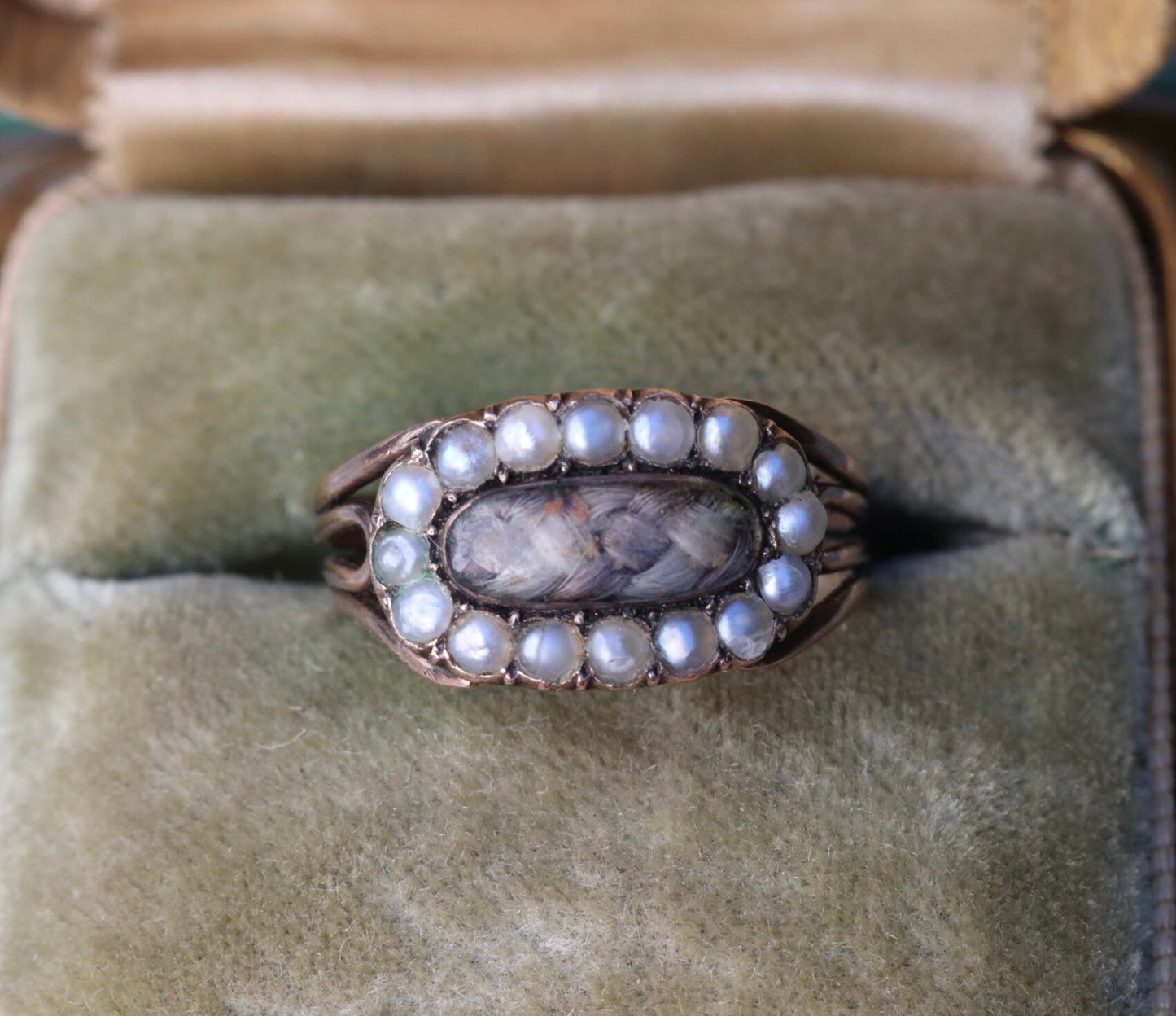 Mourning hair and seed pearl ring set in 10k gold size 5.75 (sizable)