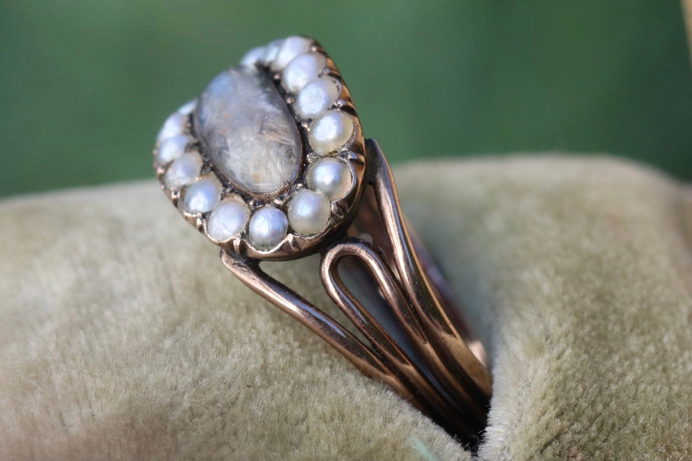 Mourning hair and seed pearl ring set in 10k gold size 5.75 (sizable)