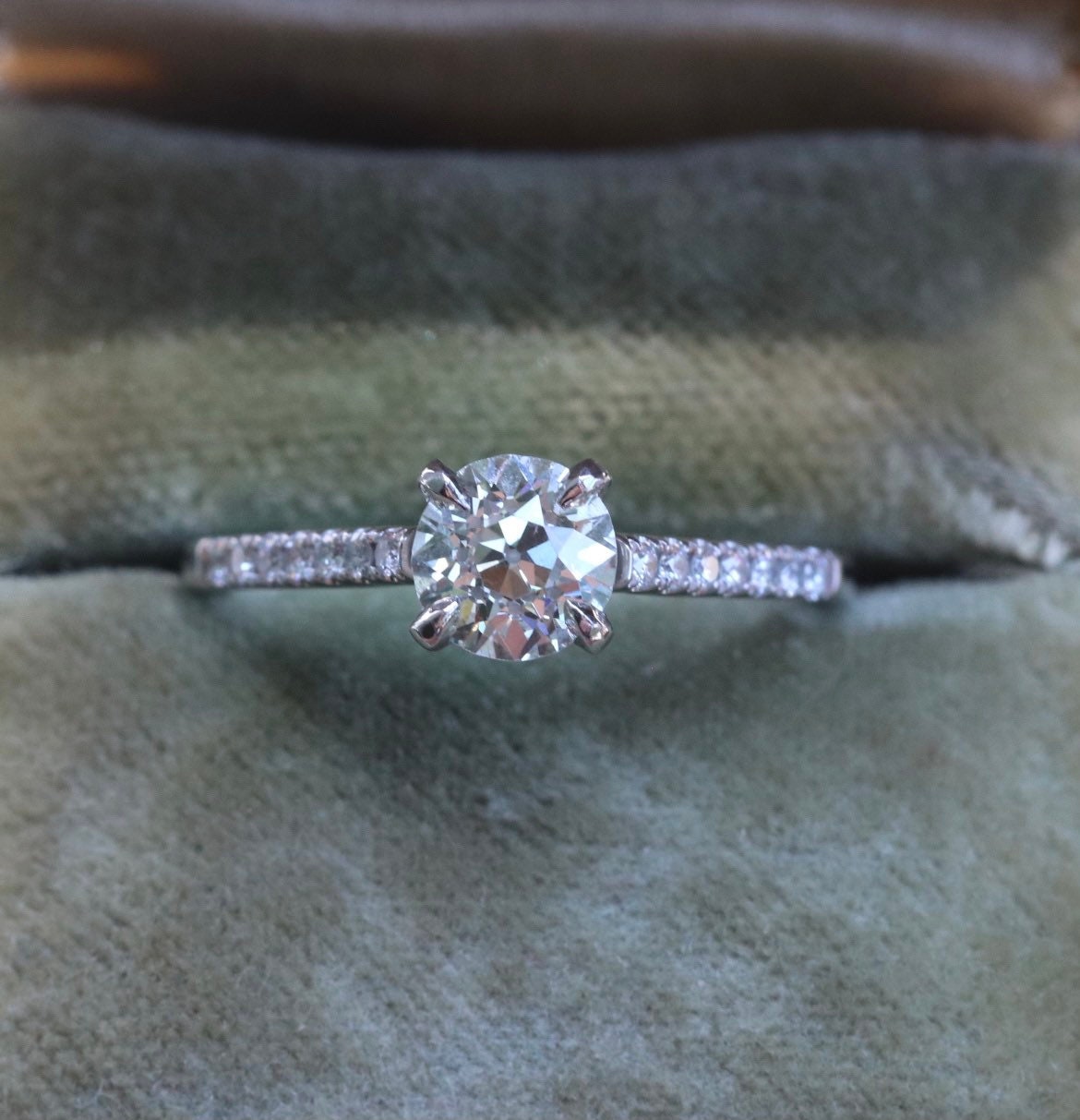 Old European cut diamond set an 18 K White Gold pave solitaire engagement ring size 6 (sizable)