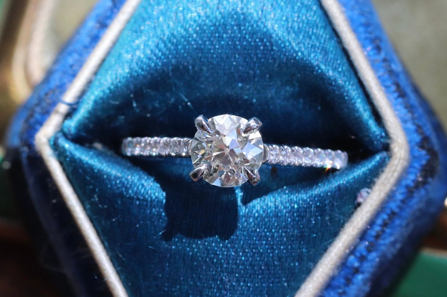 Old European cut diamond set an 18 K White Gold pave solitaire engagement ring size 6 (sizable)