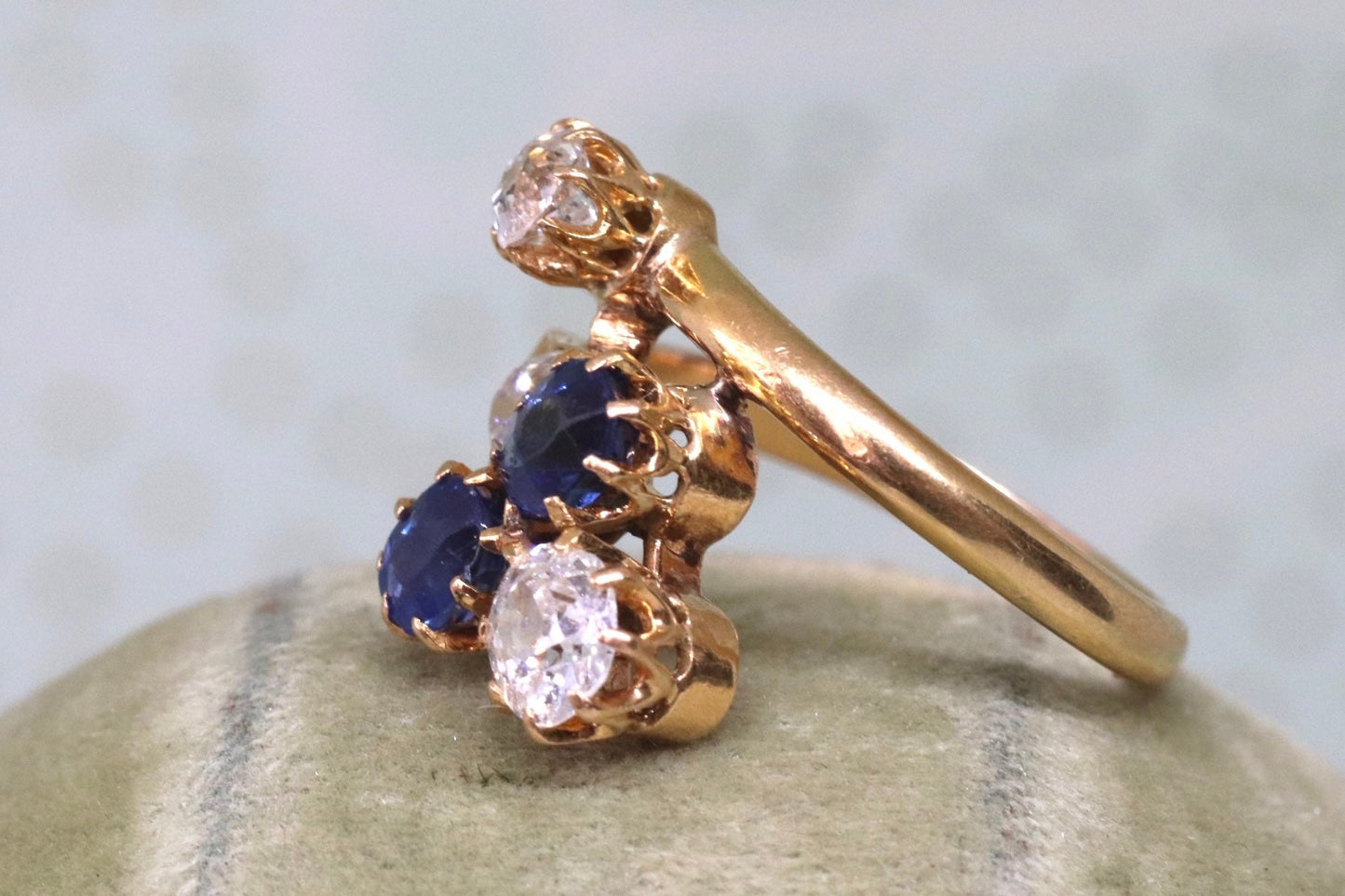 Authentic art nouveau 18k yellow gold old mine cut diamond and natural sapphire ring size 5.5 (sizable)