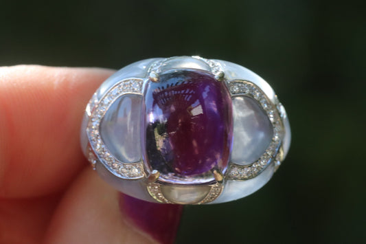 Amethyst cabochon set in inlaid quartz 18 kt size 7 sizable
