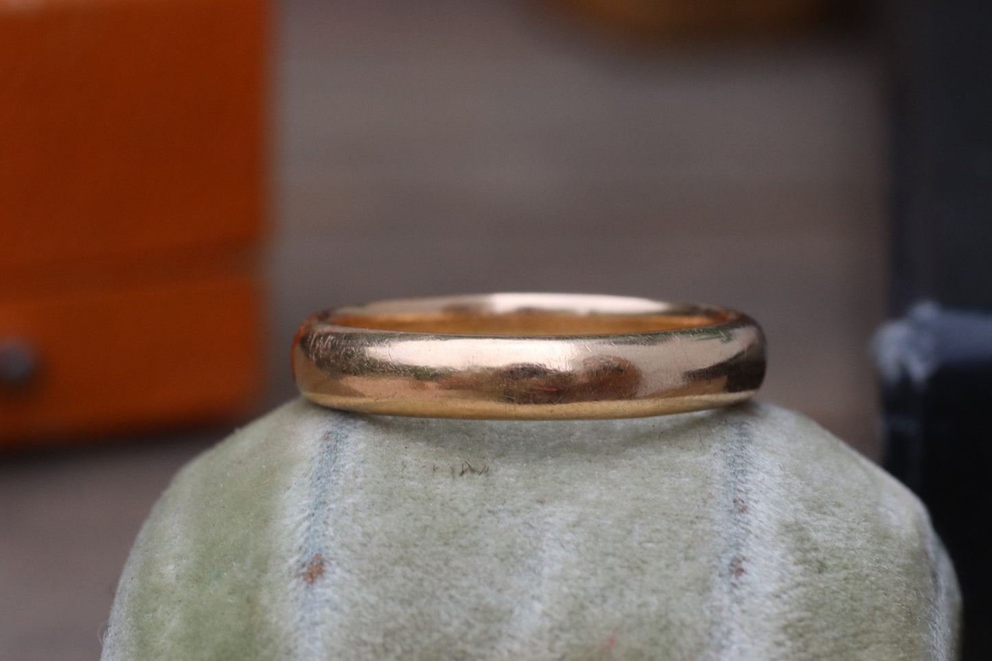 18 karat solid gold wedding band size 11