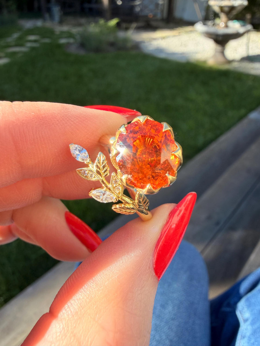 Spessertite garnet ring in 18k yellow gold
