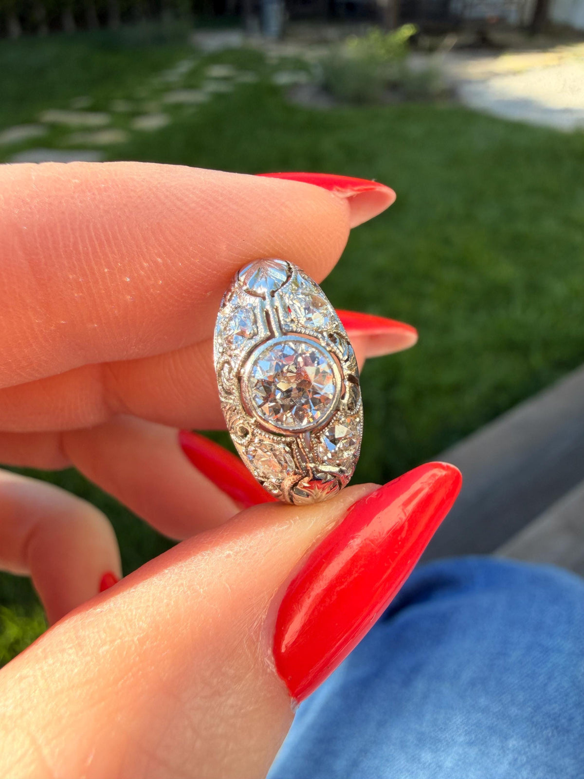 Early 1900s diamond ring in platinum