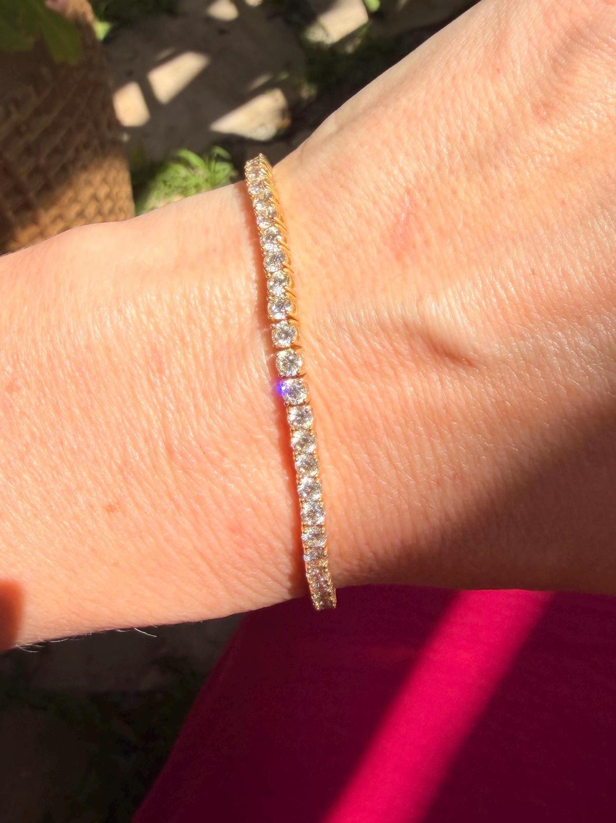 5.7 ctw natural diamond tennis bracelet in 18k yellow gold