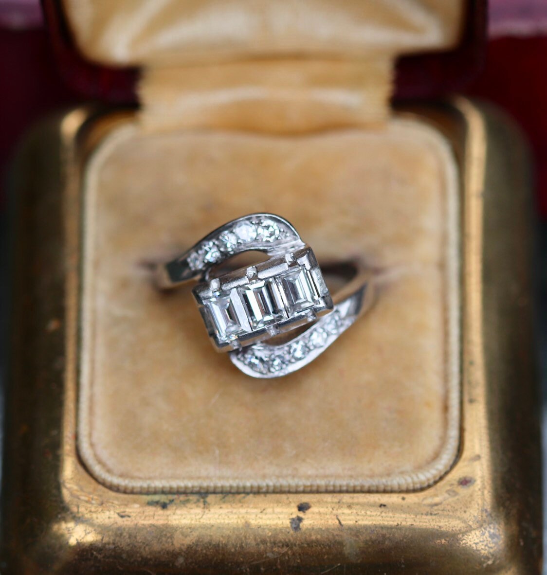 1.10 ctw Art Deco platinum and diamond ring size 5.75 sizable