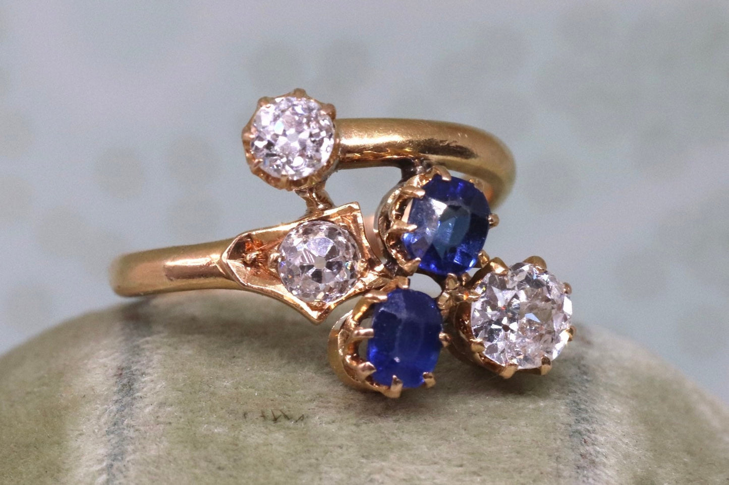 Authentic art nouveau 18k yellow gold old mine cut diamond and natural sapphire ring size 5.5 (sizable)