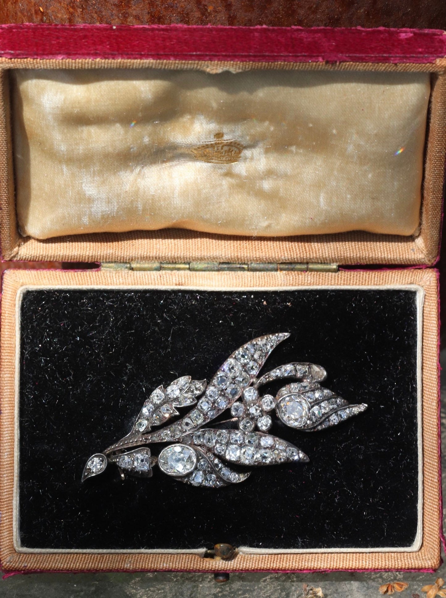 Antique Old cut diamond brooch set in silver and 18k yellow gold