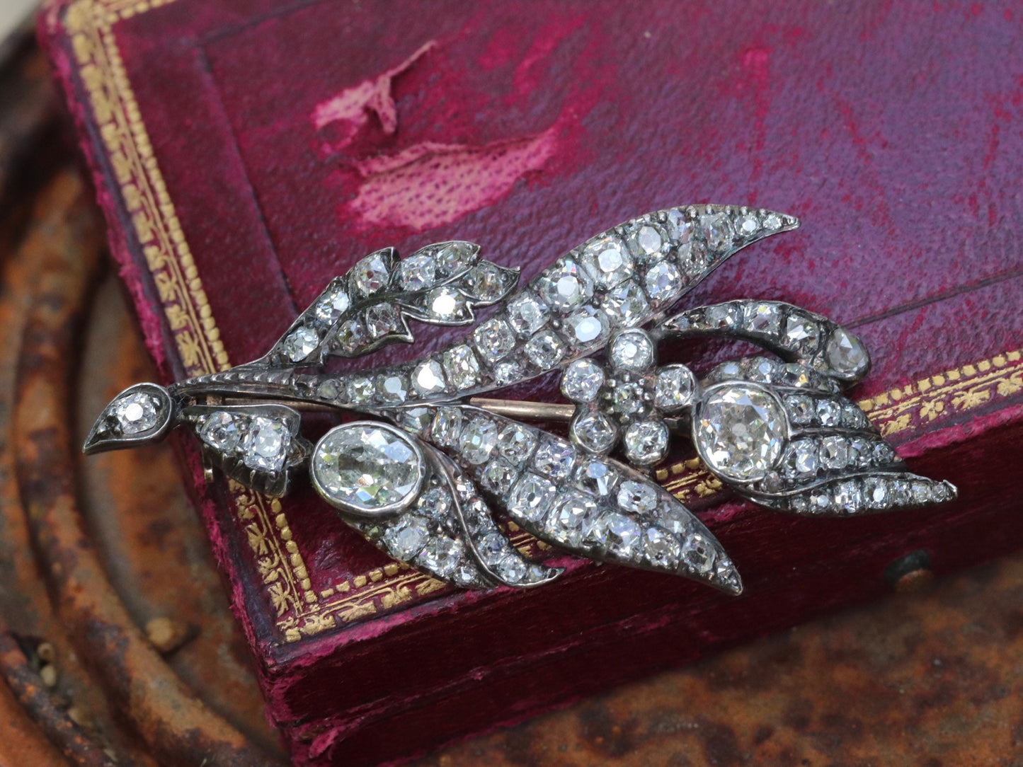 Antique Old cut diamond brooch set in silver and 18k yellow gold