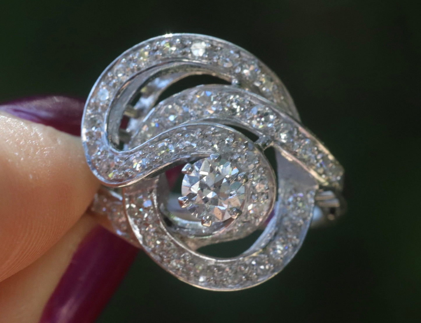 18k white gold swirly diamond ring 2 ctw size 7 sizable