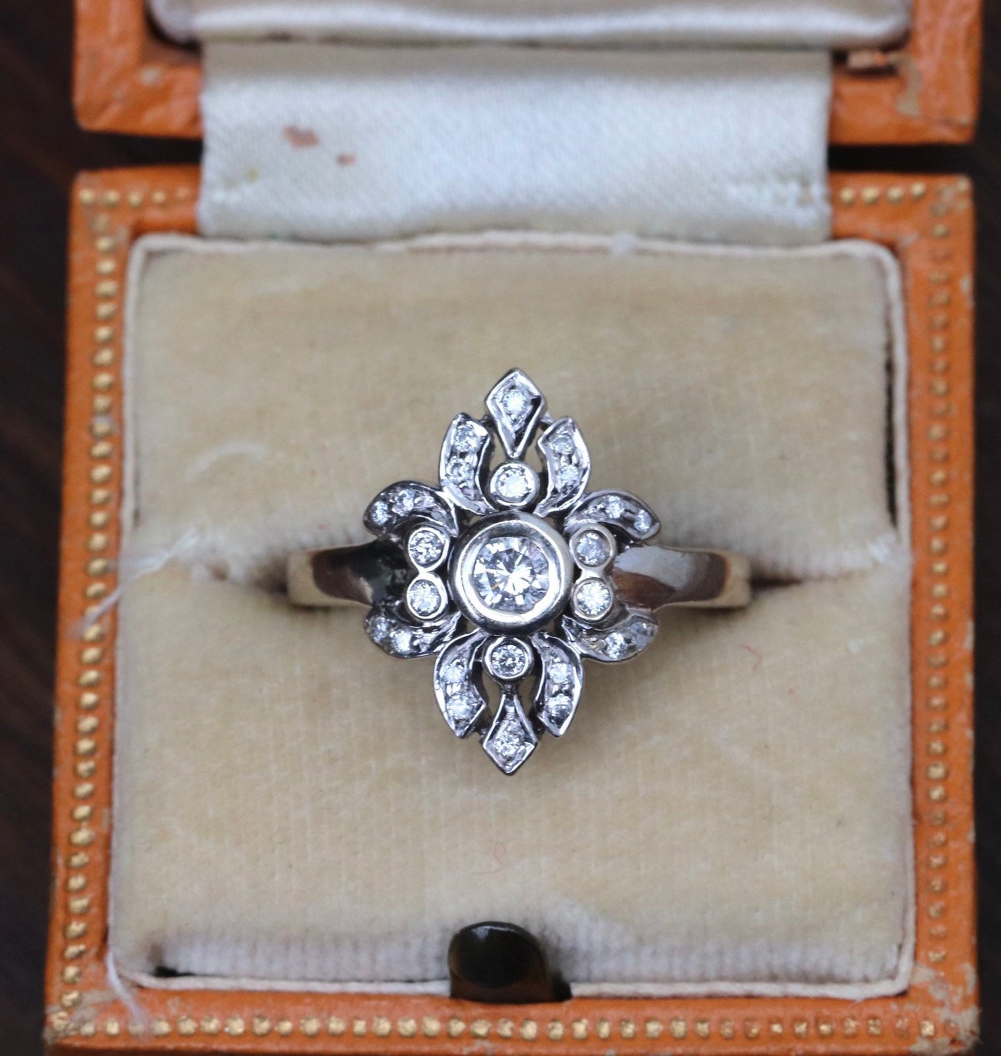 14k white gold and diamond vintage inspired ring size 5.25 sizable